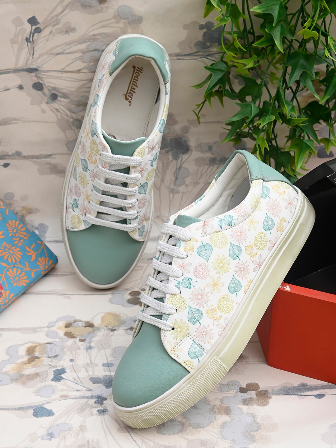 

Roadster Women Green Printed Sneakers