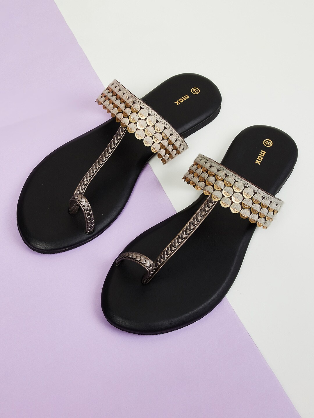 

max Women Embellished One Toe Flats, Grey