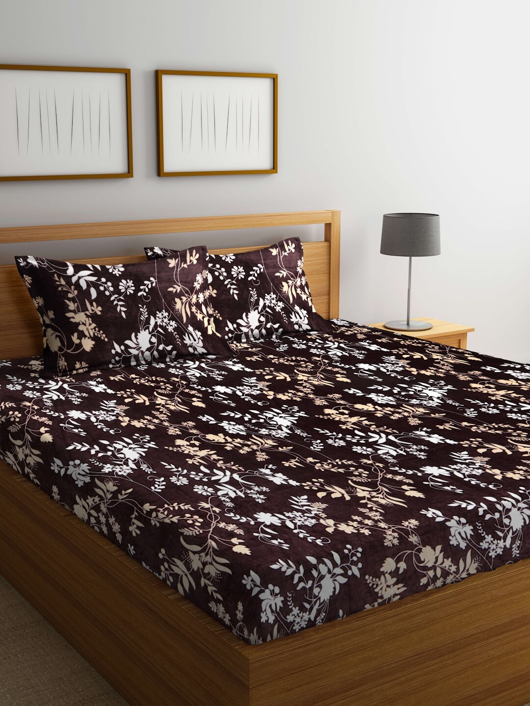 

Arrabi Brown & White Floral 210 TC King Woollen Bedsheet with 2 Pillow Covers