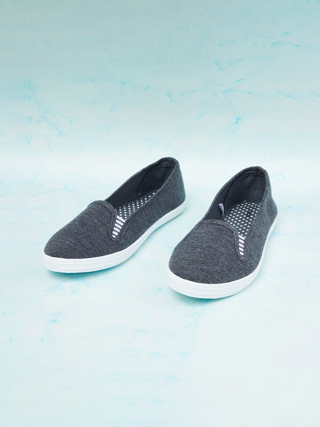 

max Women Grey Woven Design Slip-On Sneakers