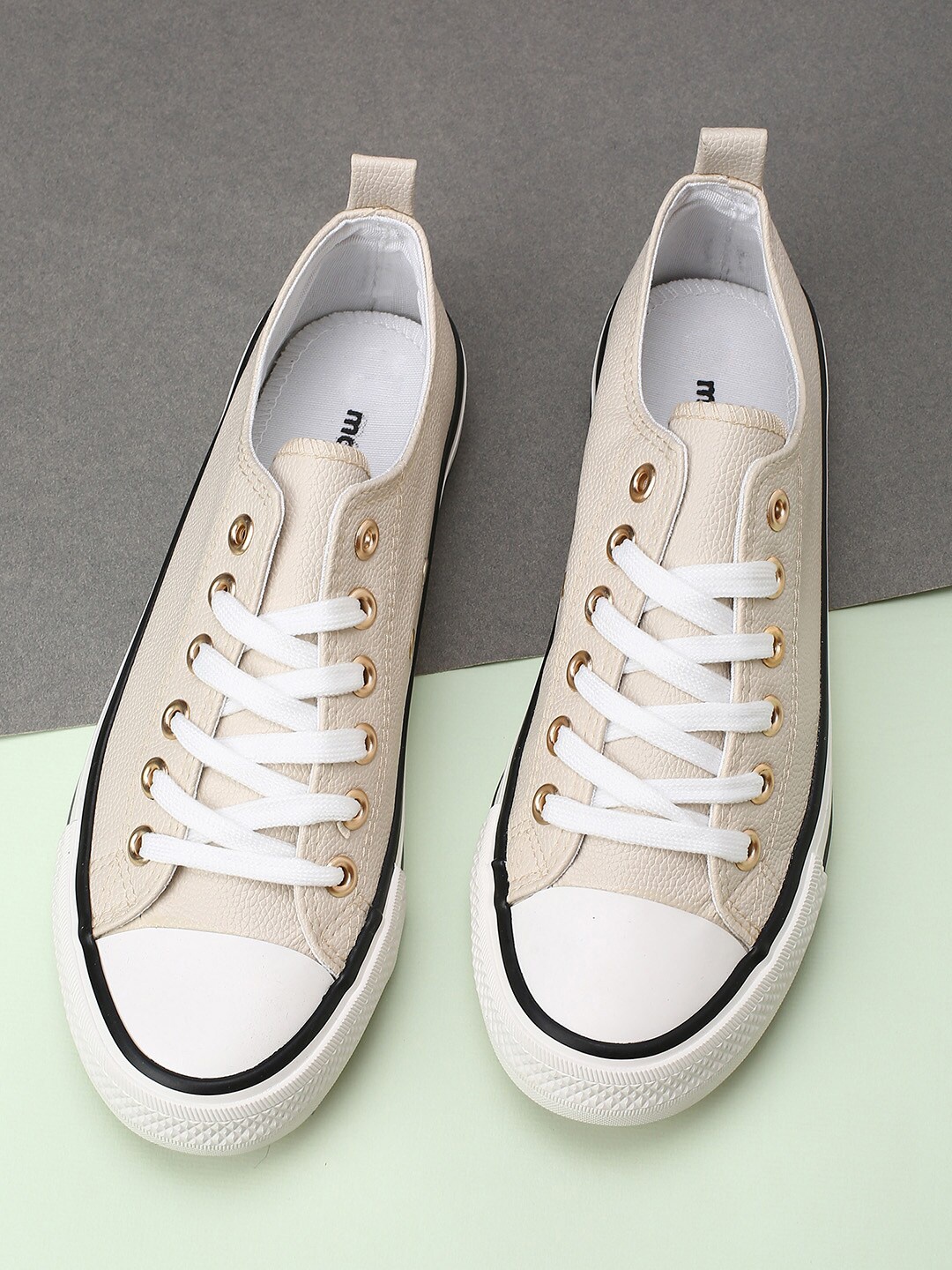 

max Women Cream-Coloured Sneakers