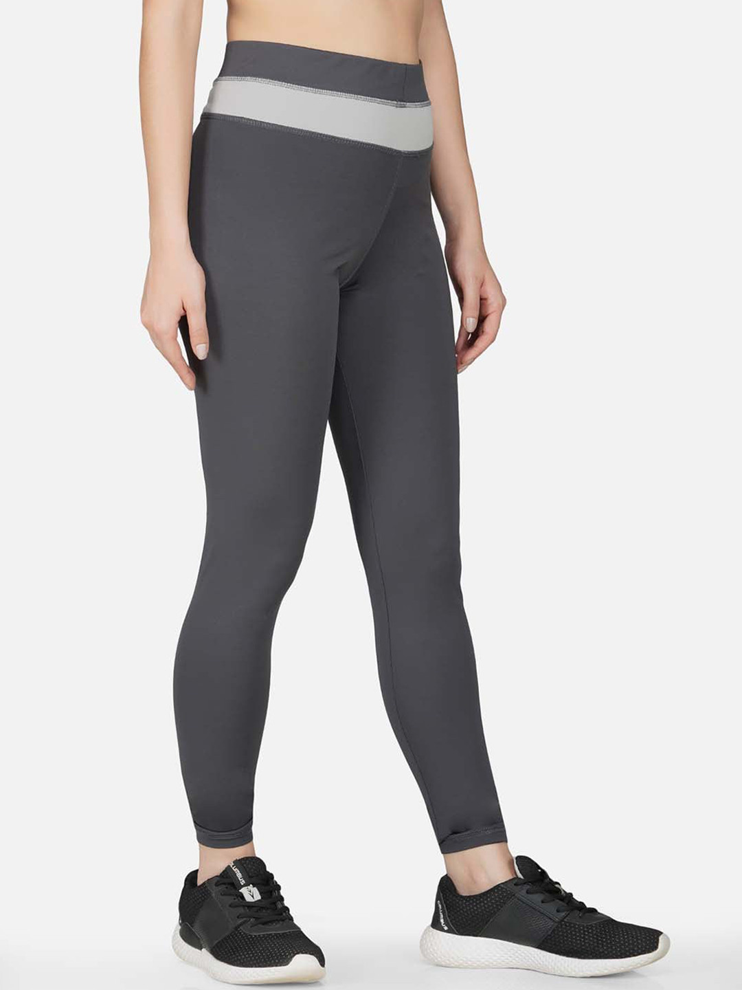 

IMPERATIVE Women Charcoal Grey Solid Dry-Fit Tights