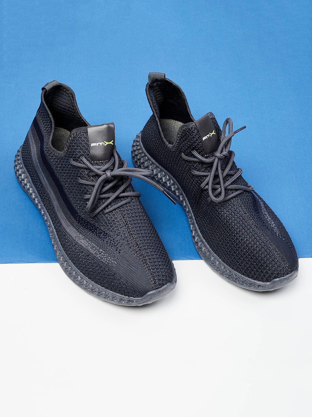 

max Men Grey Textured Sneakers