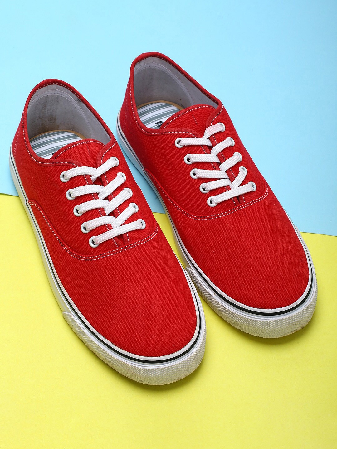 

max Men Red Sneakers