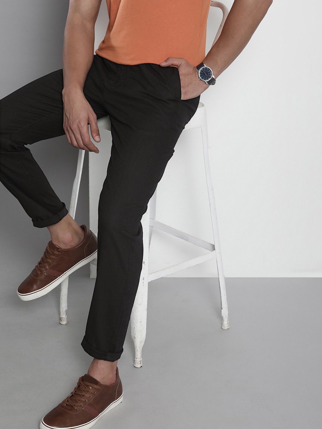 

The Indian Garage Co Men Black Cotton Slim Fit Trousers
