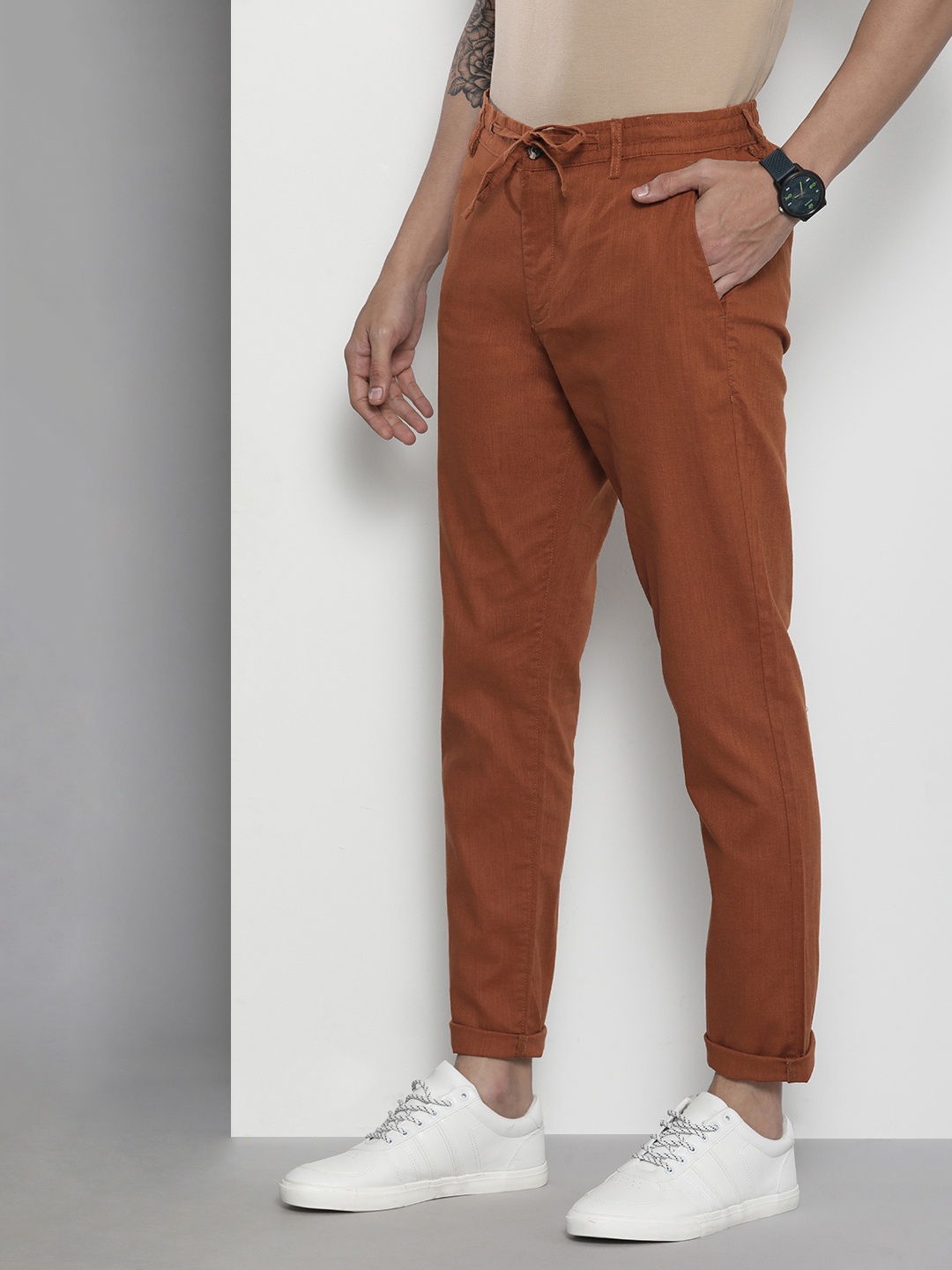 

The Indian Garage Co Men Brown Slim Fit Linen Blend Trousers