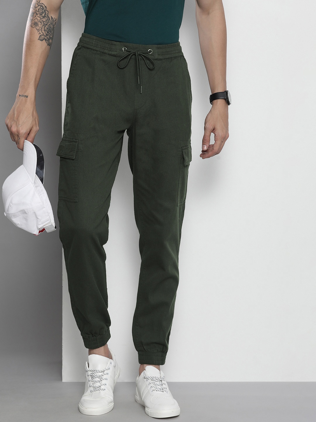 

The Indian Garage Co Men Olive Green Slim Fit Pure Cotton Cargos Joggers