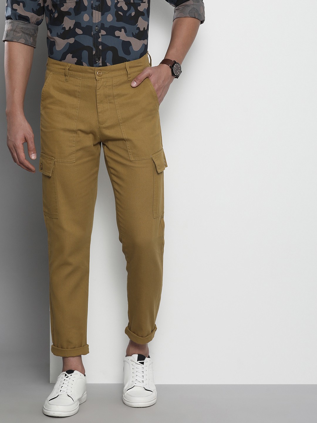 

The Indian Garage Co Men Khaki Slim Fit Cotton Cargos Trousers