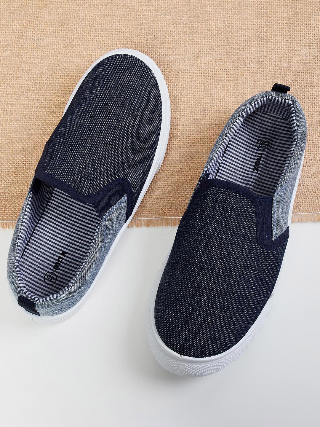 

max Boys Navy Blue Slip-On Sneakers