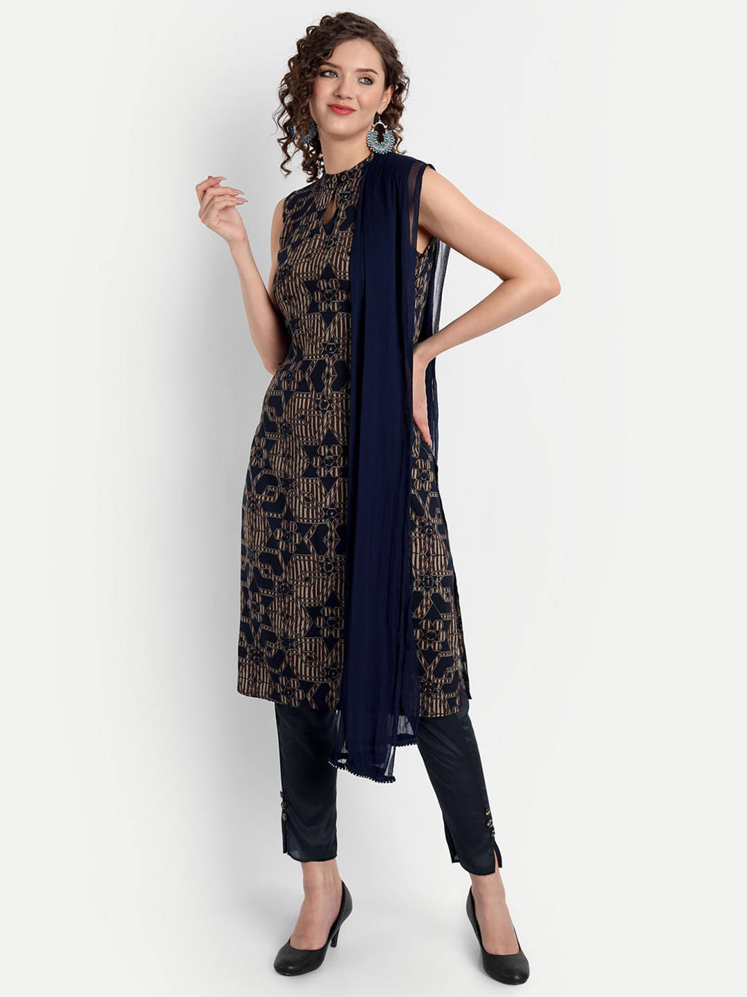 

PARASSIO CLOTHINGS Women Black & Blue Geometric Printed Keyhole Neck Kurta