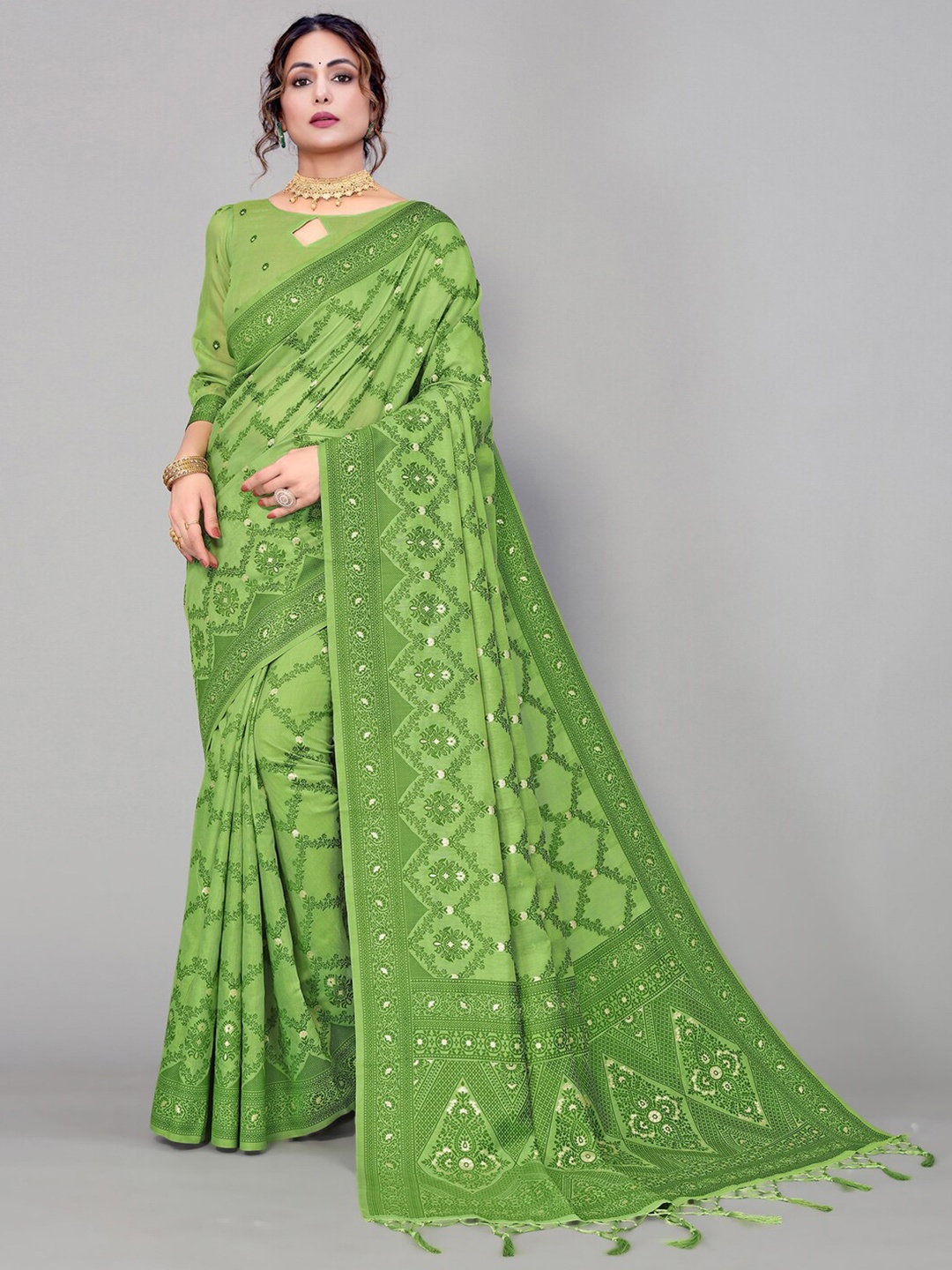 

Satrani Green & White Ethnic Motifs Banarasi Saree