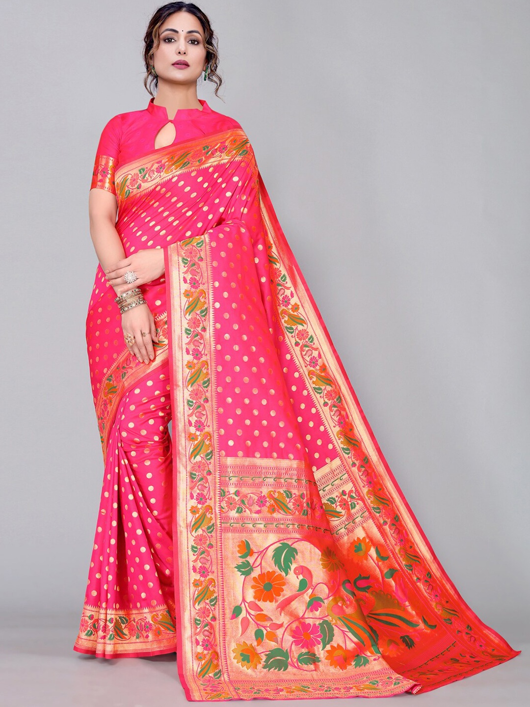 

Satrani Pink & Gold-Toned Floral Zari Paithani Saree