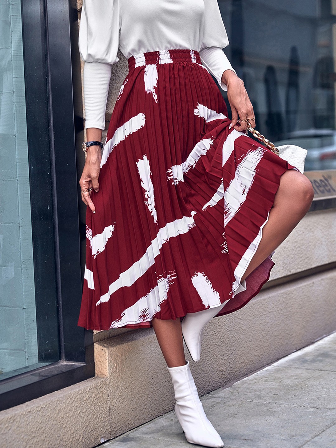 

BoStreet Women Maroon & White Printed Above-Knee Length A-Line Skirt