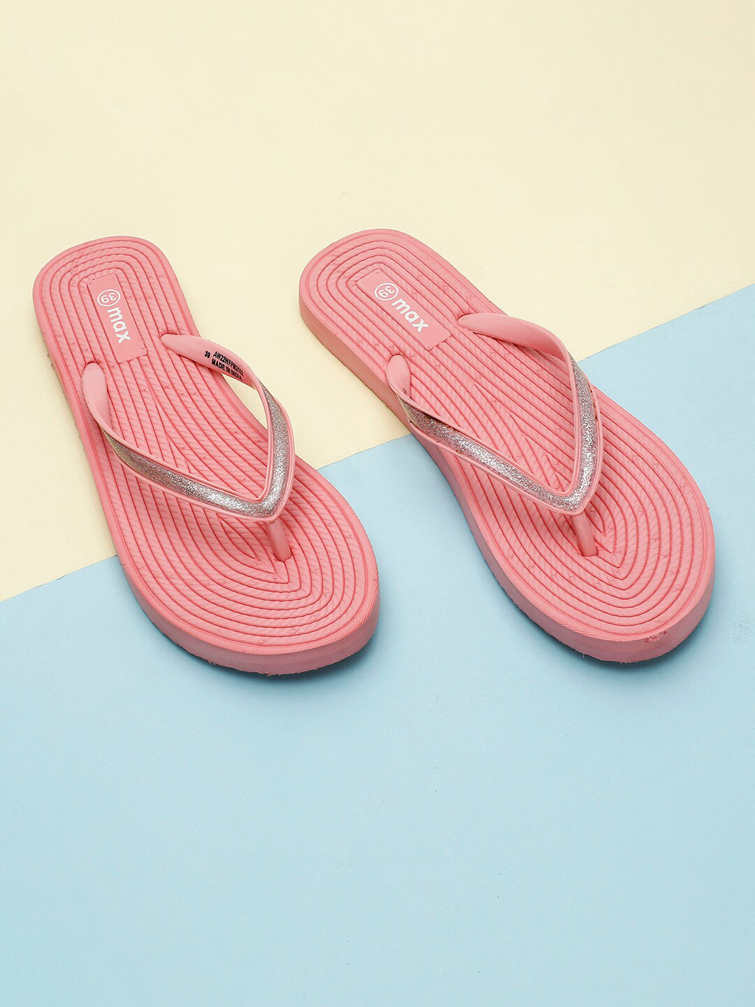 

max Women Fuchsia Rubber Slip-On