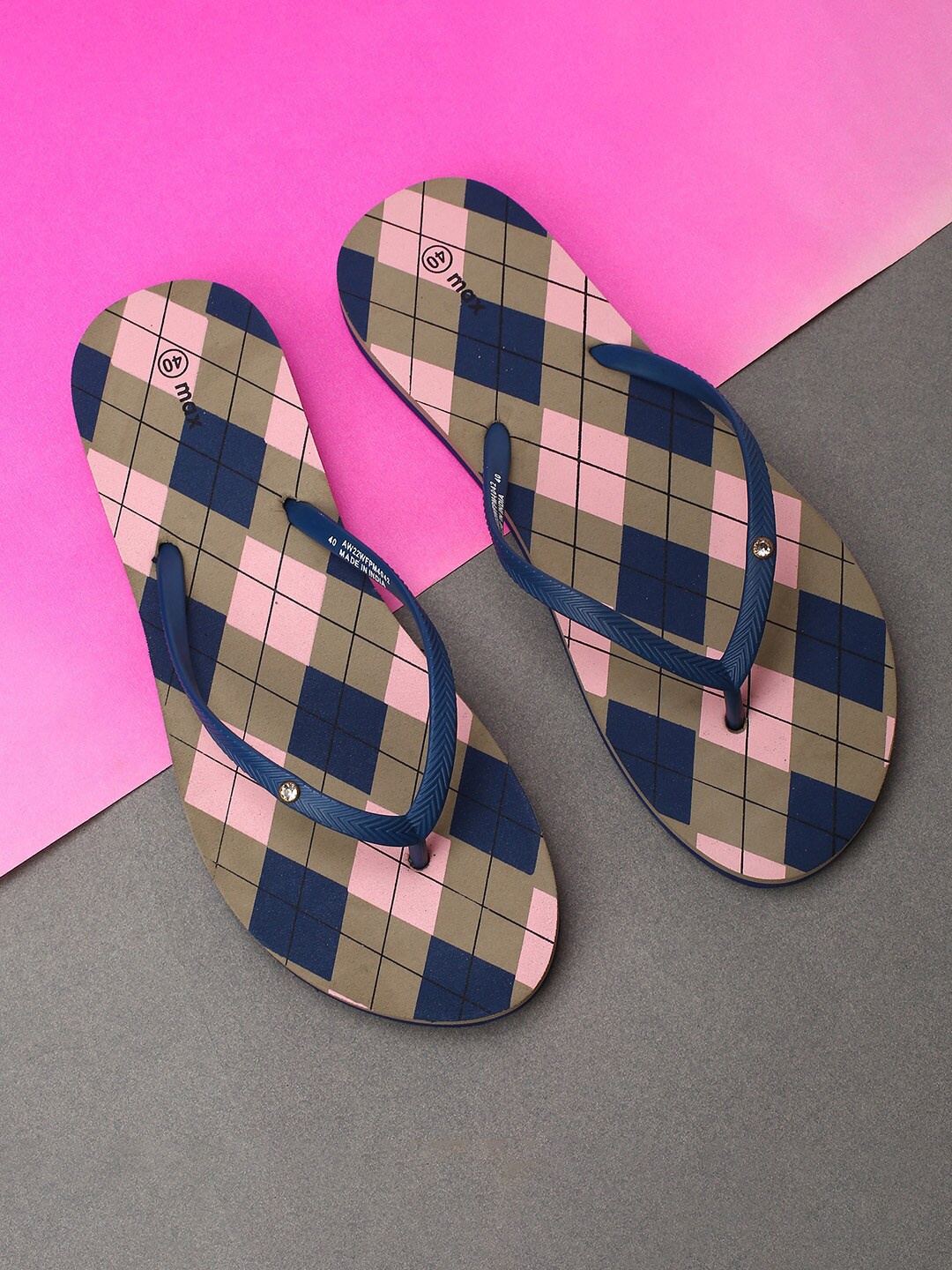 

max Women Blue & Pink Printed Rubber Thong Flip-Flops