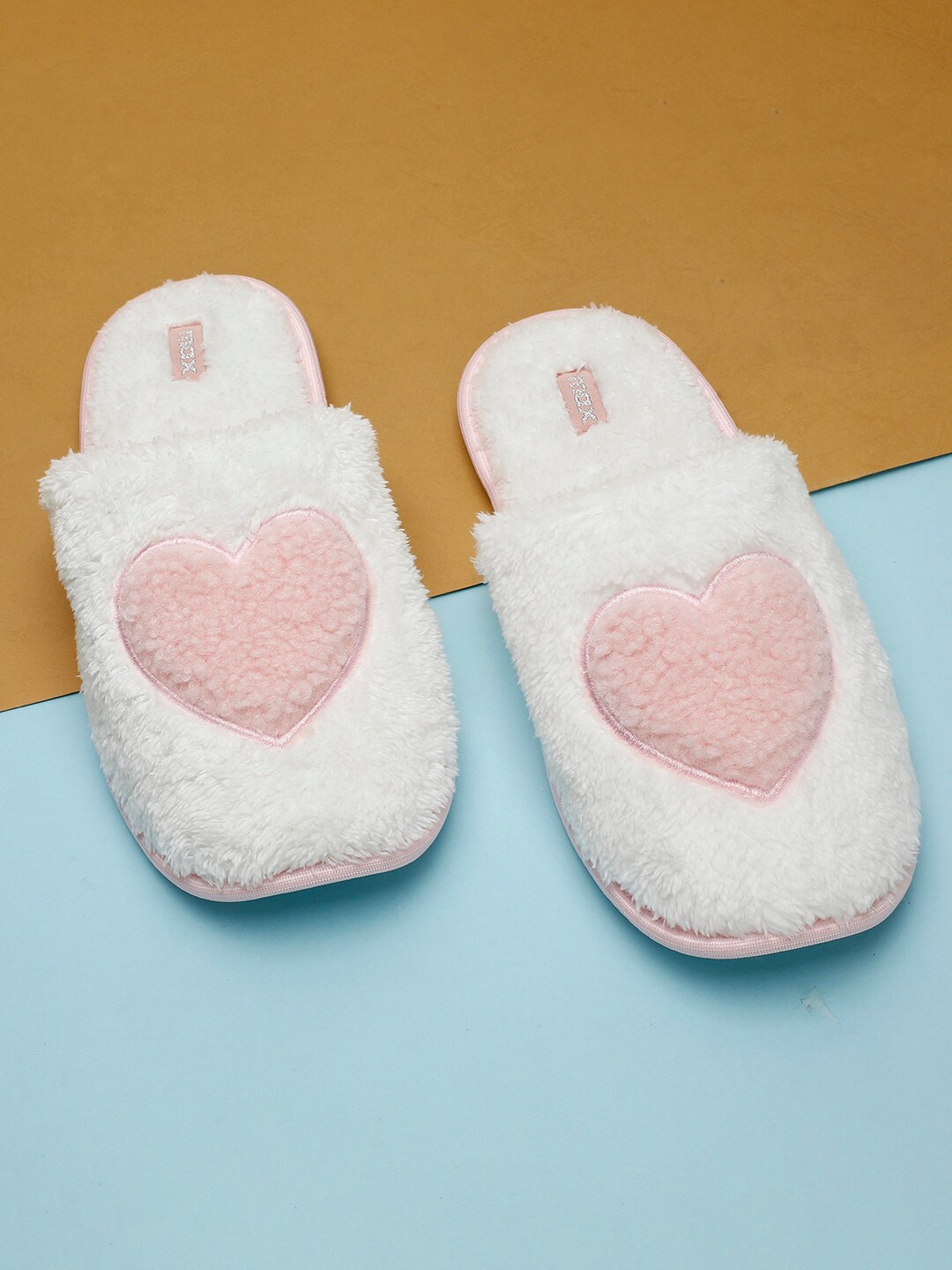 

max Women White Rubber Room Slippers
