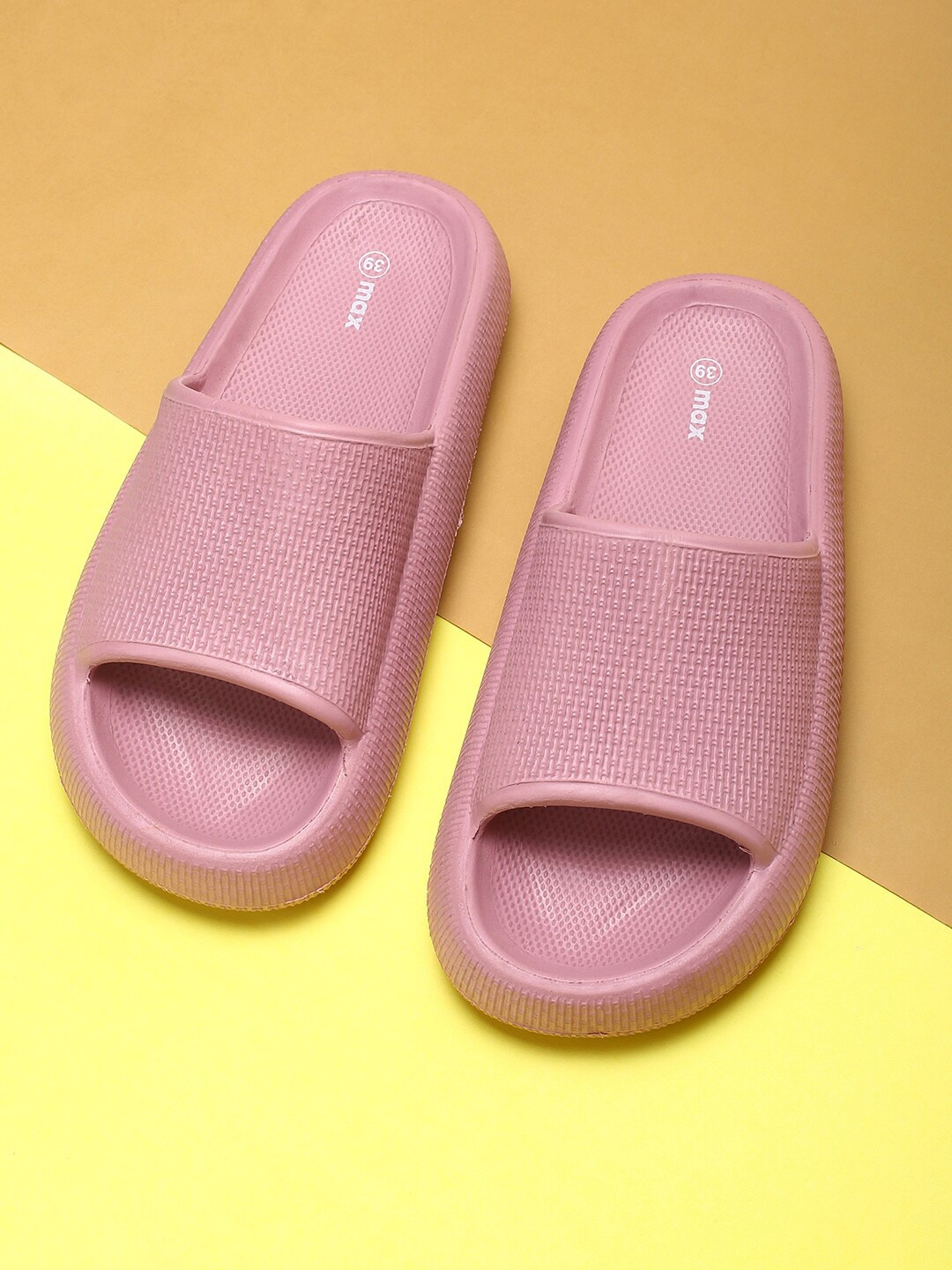 

max Women Pink Rubber Sliders