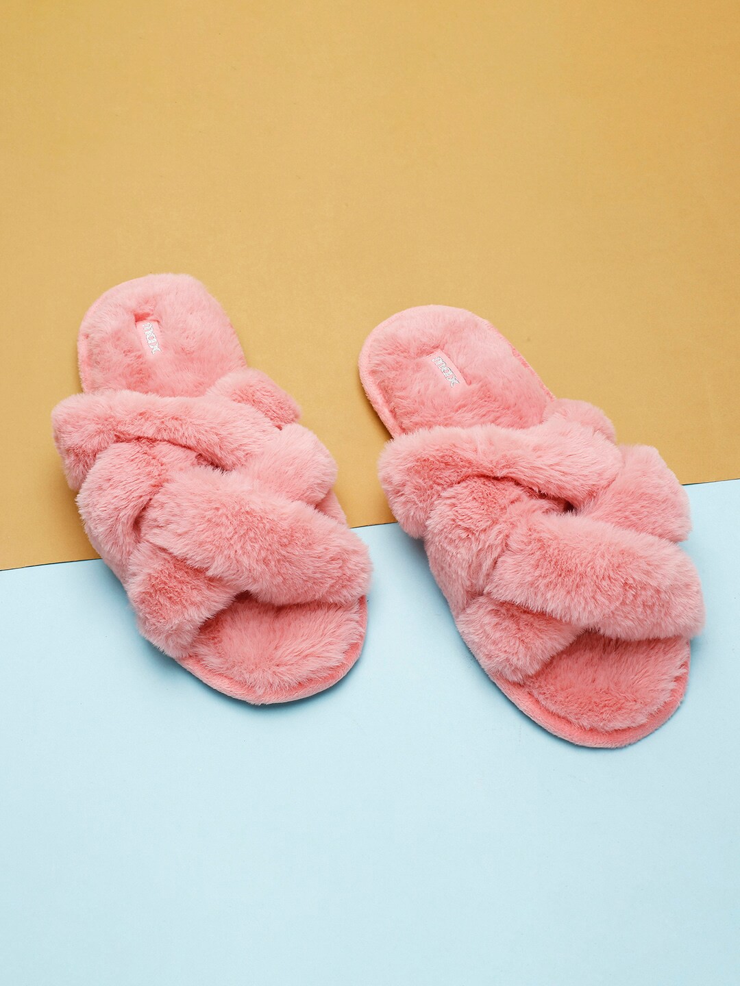

max Women Pink Rubber Sliders