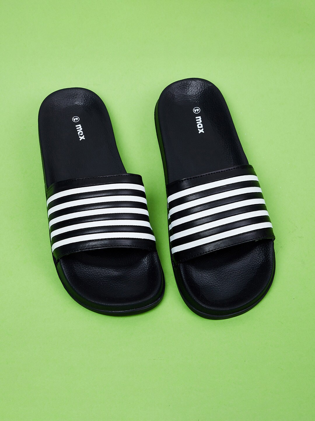 

max Men Black & White Striped Rubber Sliders