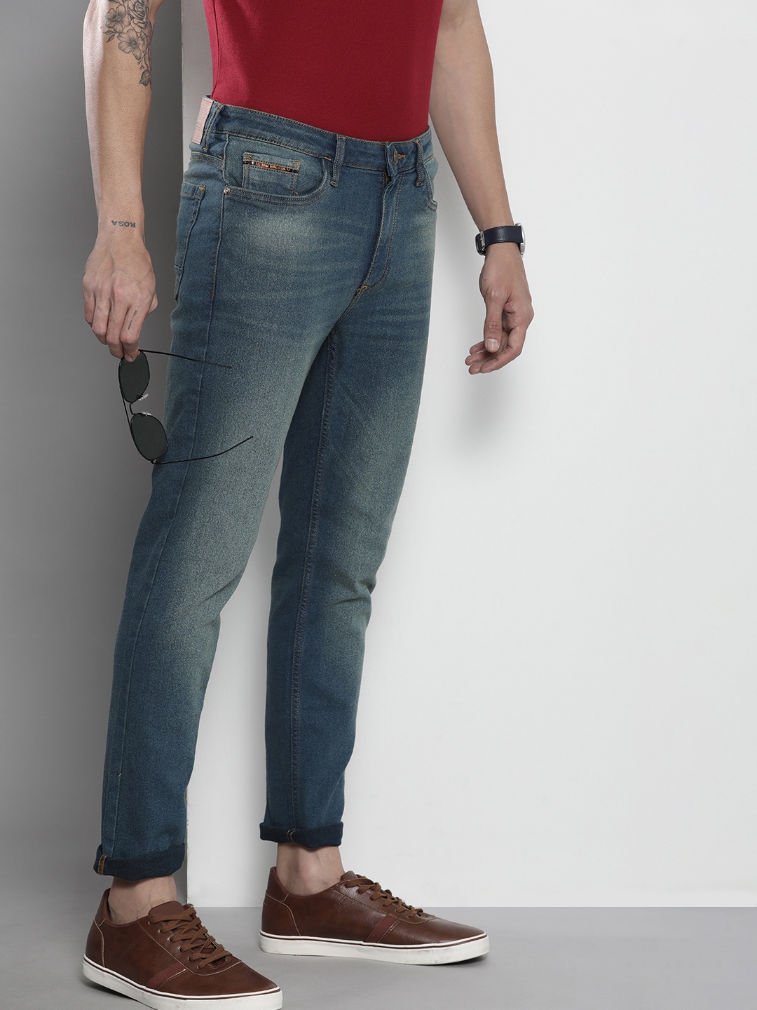 The Indian Garage Co Men Blue Slim Fit Heavy Fade Stretchable Jeans