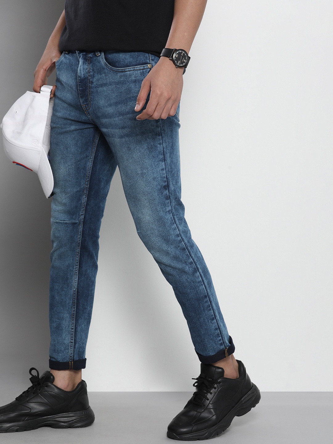 

The Indian Garage Co Men Relaxed Fit Light Fade Stretchable Jeans, Blue
