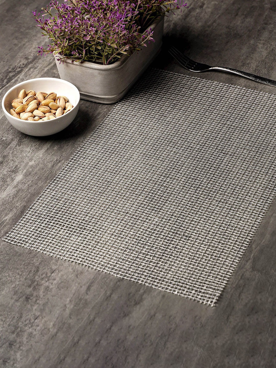 

Pure Home and Living Set of 6 Off-White Checked Mesh Placemats