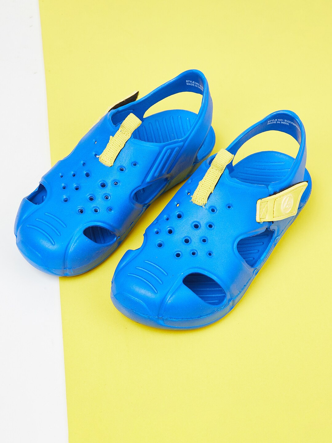 

max Boys Blue Clogs Sandals