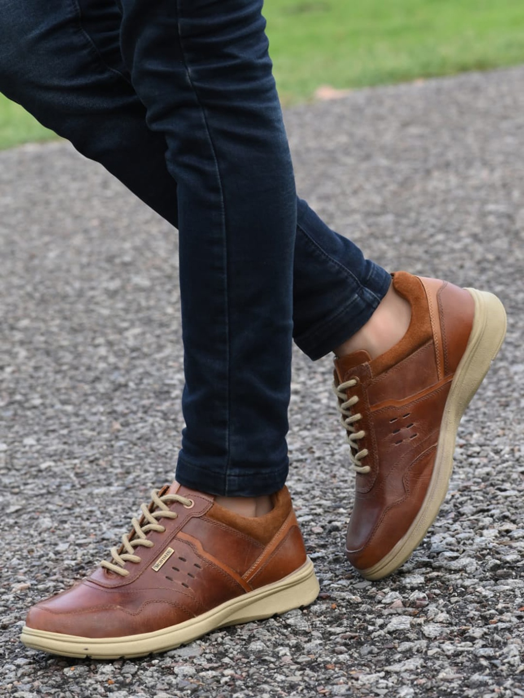 

MONDAIN Men Brown Leather Sneakers