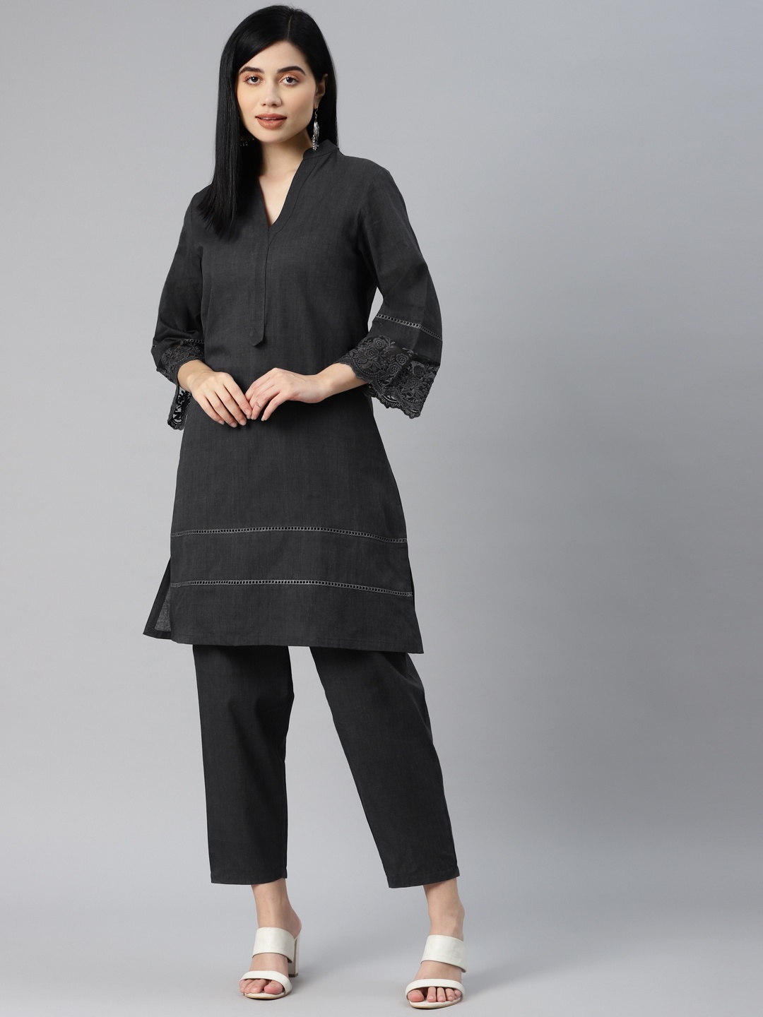 

YELLOW PARROT Women Charcoal Grey Solid Pure Cotton Kurta with Trousers