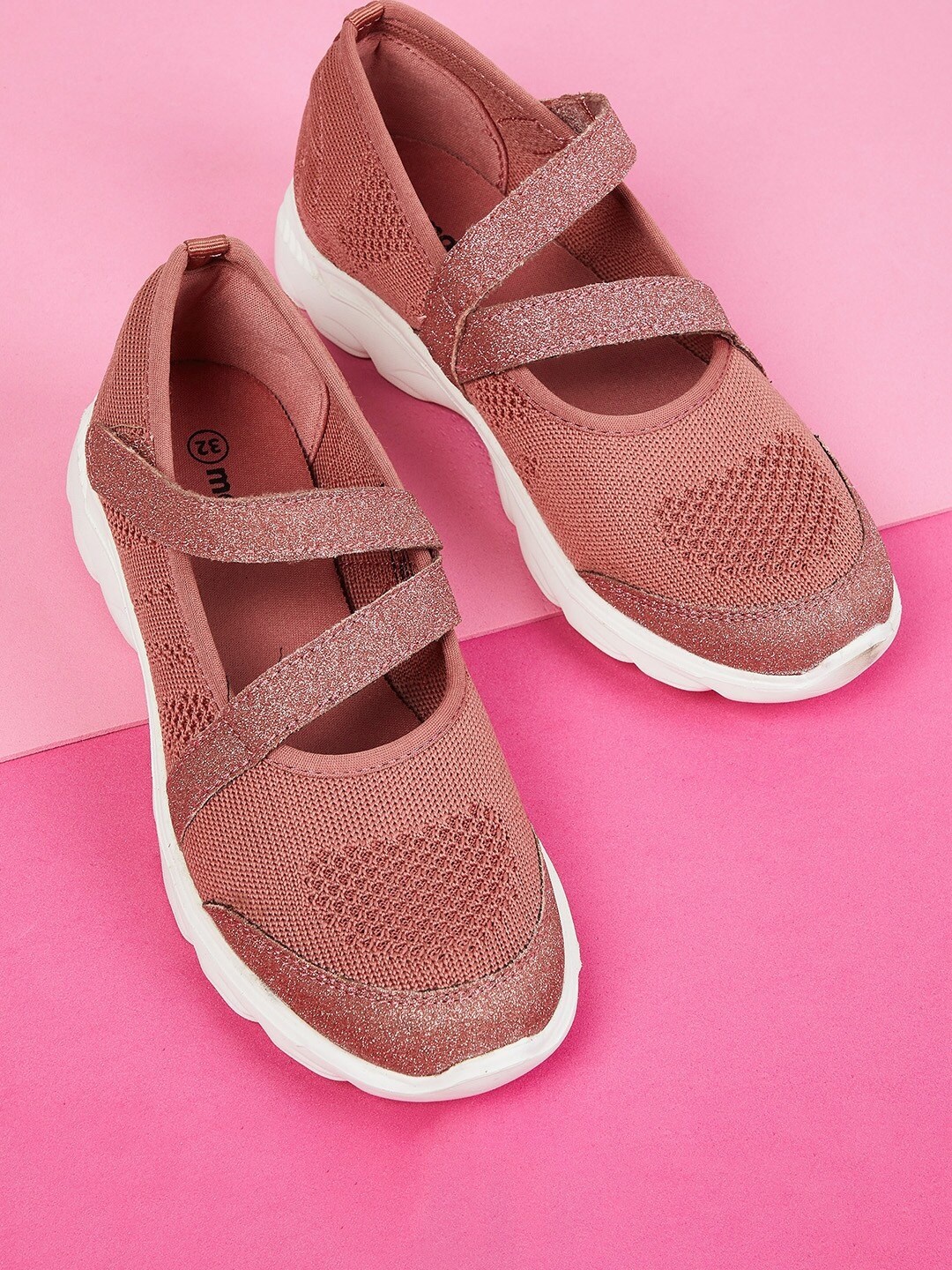 

max Girls Peach-Coloured Sneakers