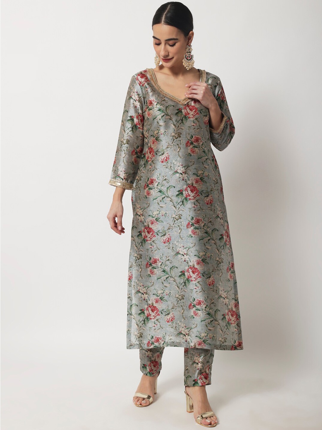 

anokherang Women Grey & Pink Floral Printed Sequinned Kurta with Trousers