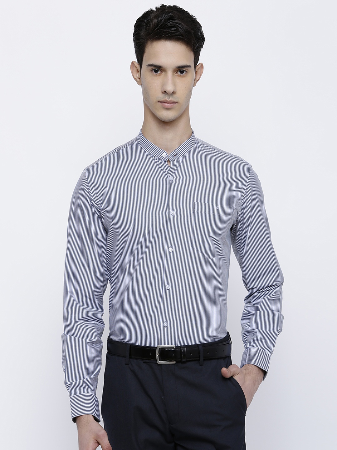 

Black coffee Men Grey & White Slim Fit Striped Formal Shirt