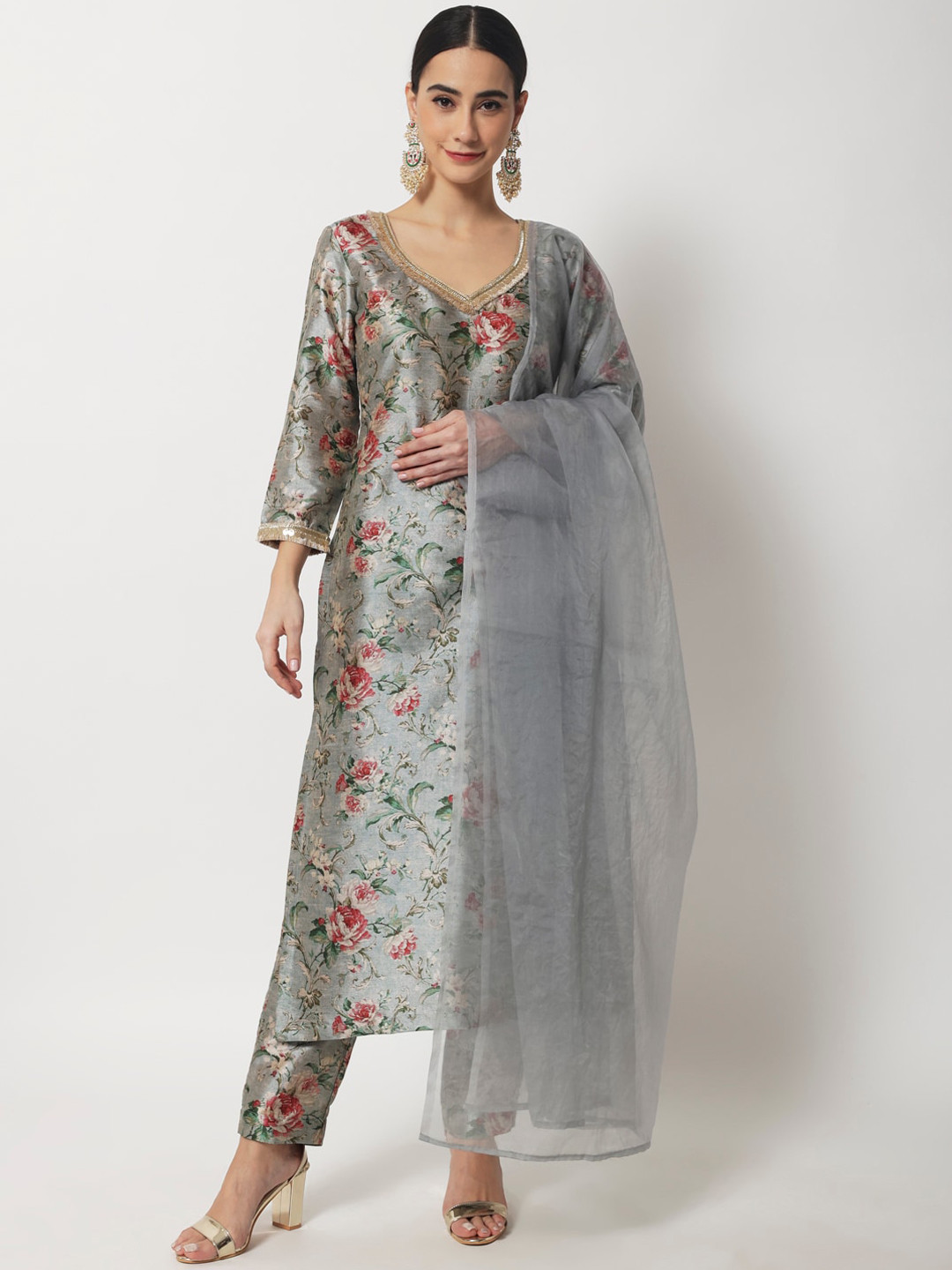 

anokherang Women Grey & Pink Floral Printed Sequinned Kurta with Trousers & With Dupatta