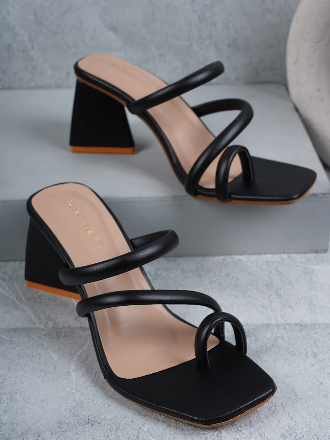 

HEELSNFEELS Black Solid Block Heels