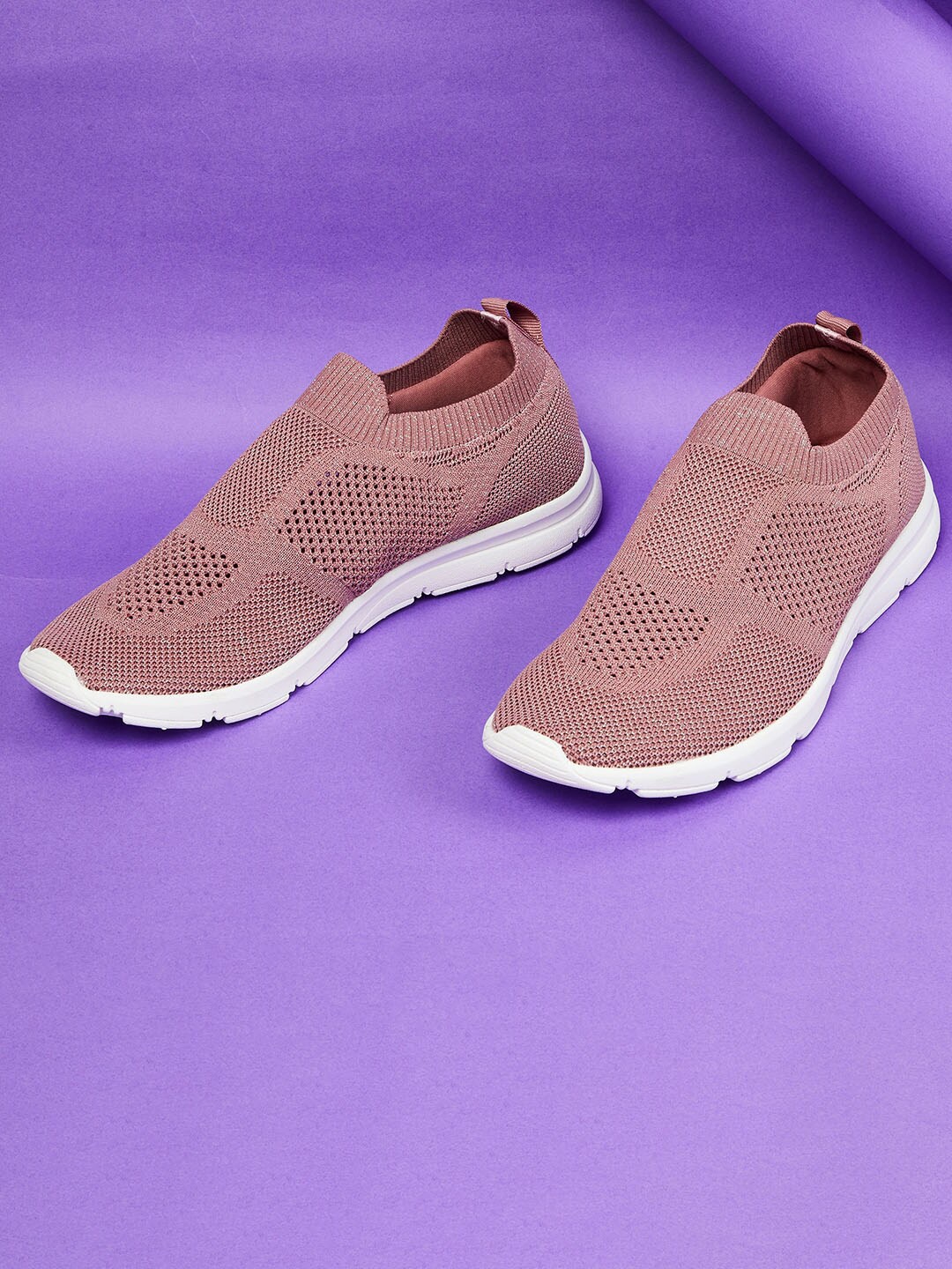 

max Women Nude-Coloured Running Non-Marking Shoes