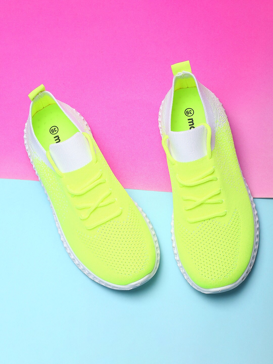 

max Women Fluorescent Green Running Non-Marking Shoes