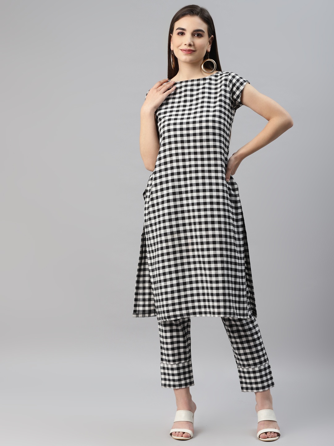 

MBE Women Black and White Checked Kurta with Trousers