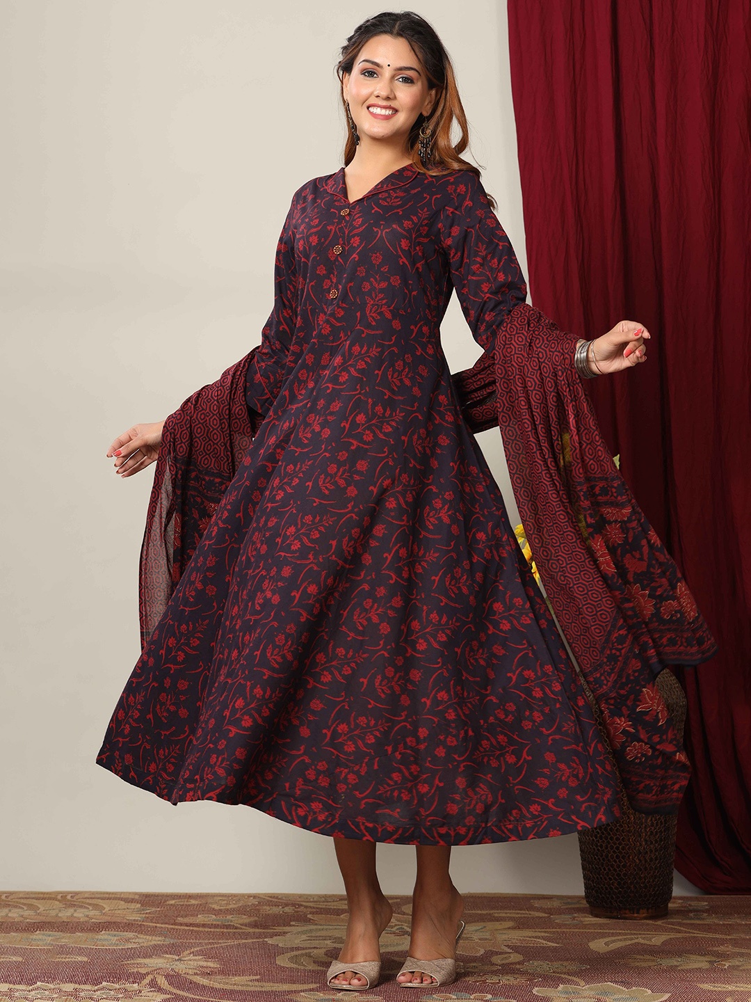 

MIRAVAN Floral Printed Anarkali Pure Cotton Kurta With Dupatta, Maroon