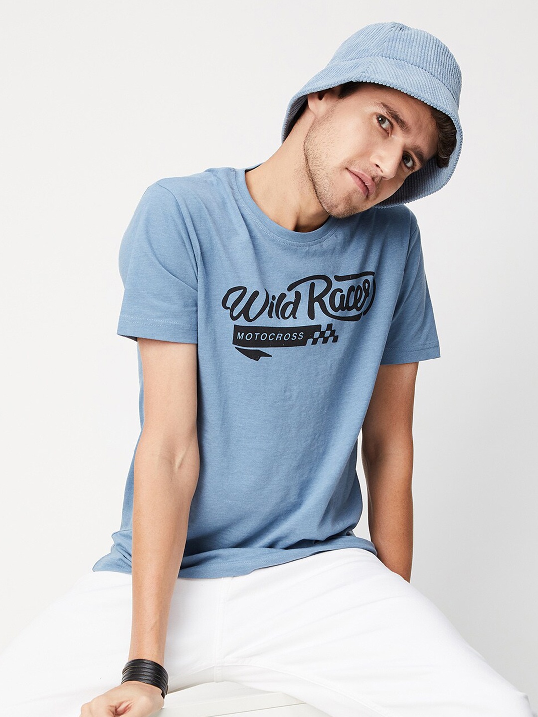 

max Men Blue Typography Printed T-shirt