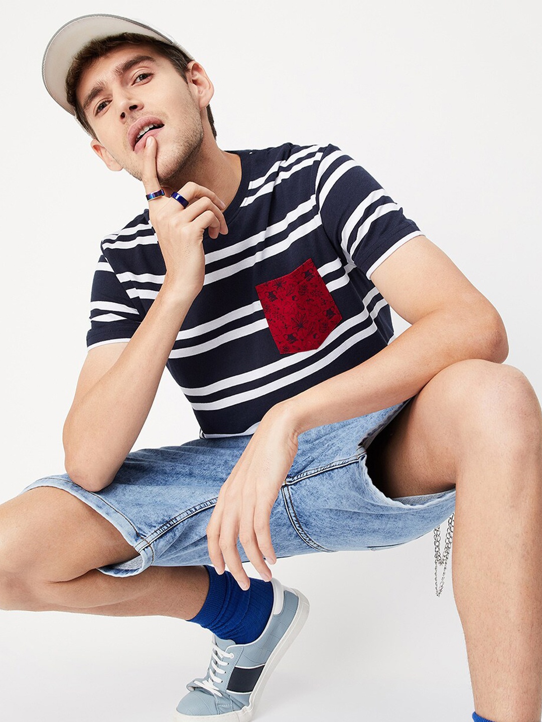

max Men Navy Blue & White Striped T-shirt