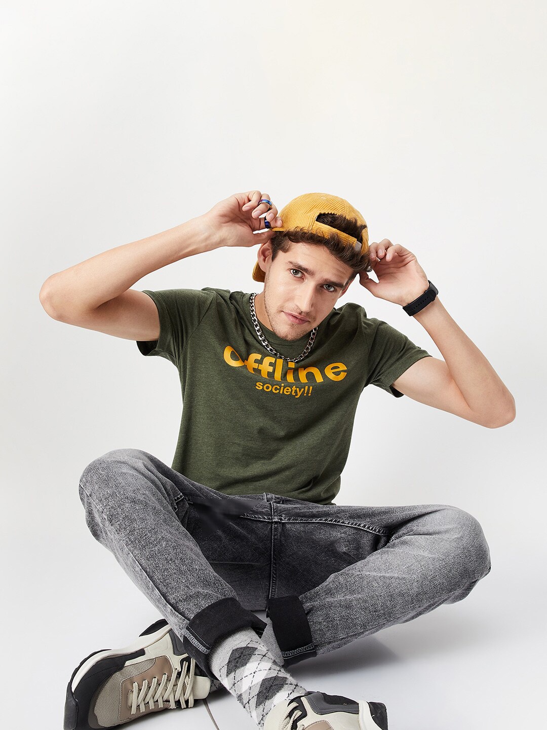 

max Men Olive Green Typography Printed Cotton T-shirt