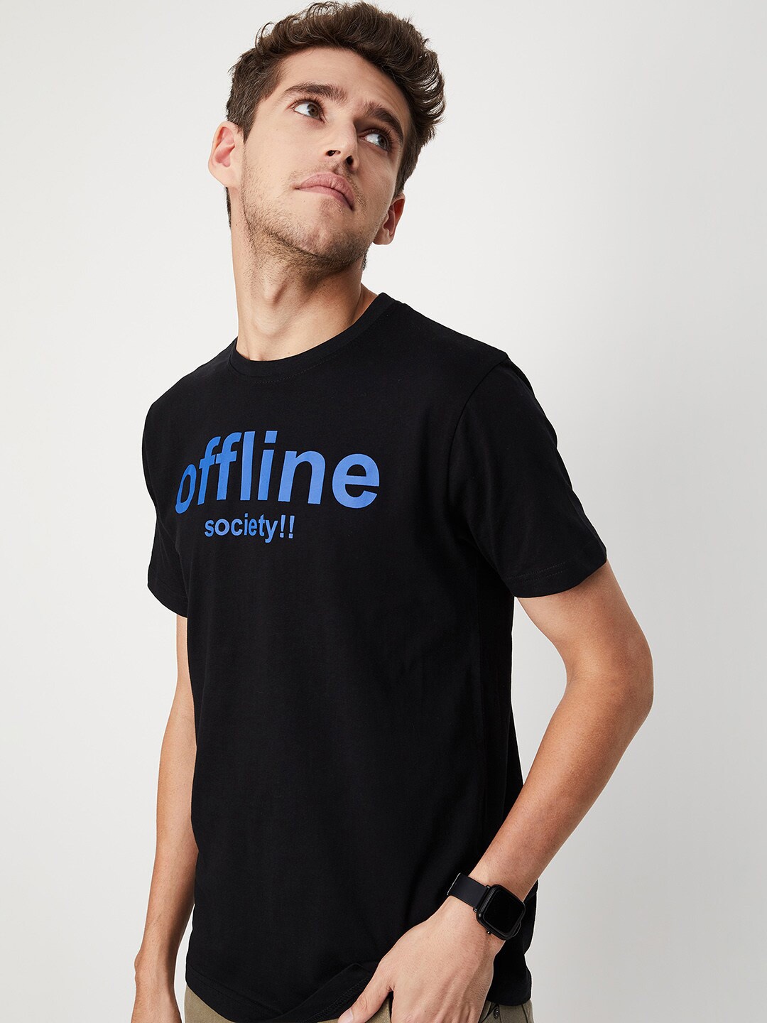 

max Men Black Typography Printed Cotton T-shirt
