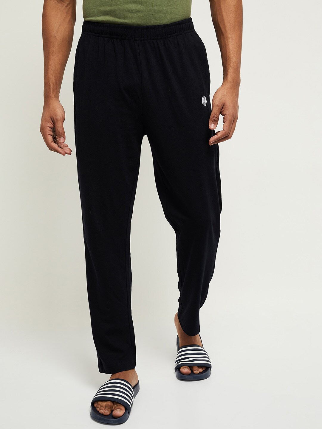 

max Men Navy Blue Solid Cotton Lounge Pants