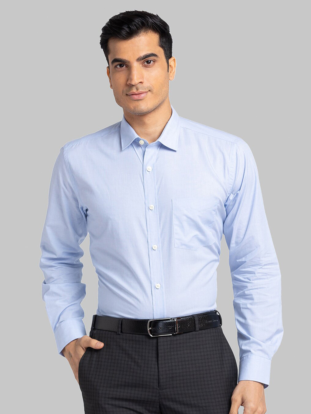 

Park Avenue Men Blue Checked Formal Shirt