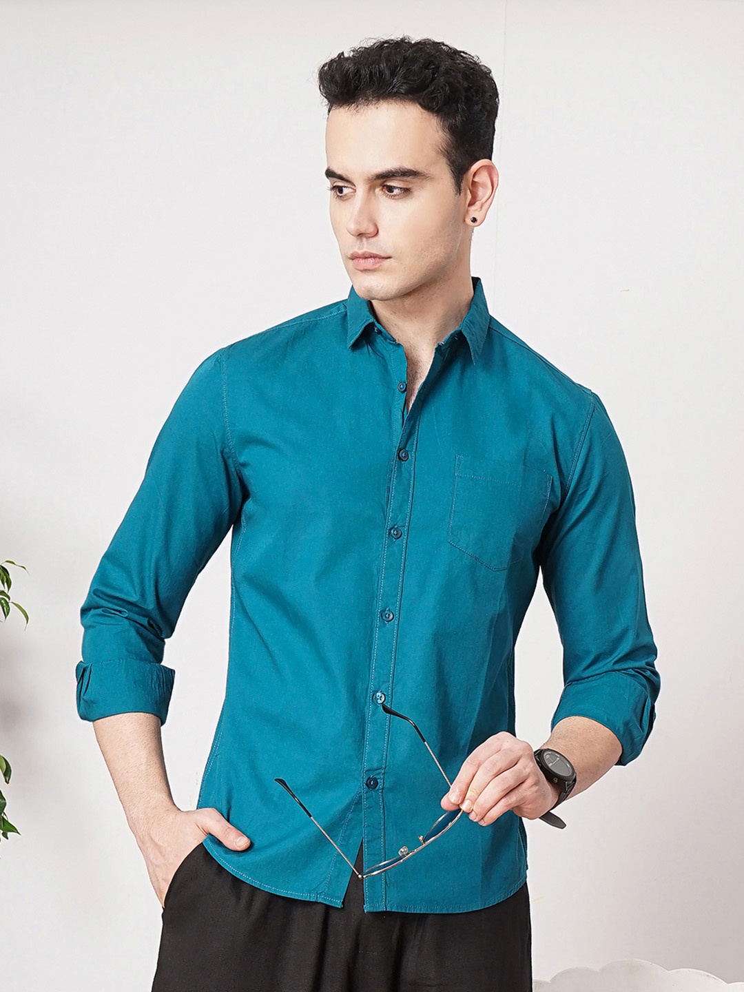 

The Indian Garage Co Men Teal Blue Solid Pure Cotton Casual Shirt