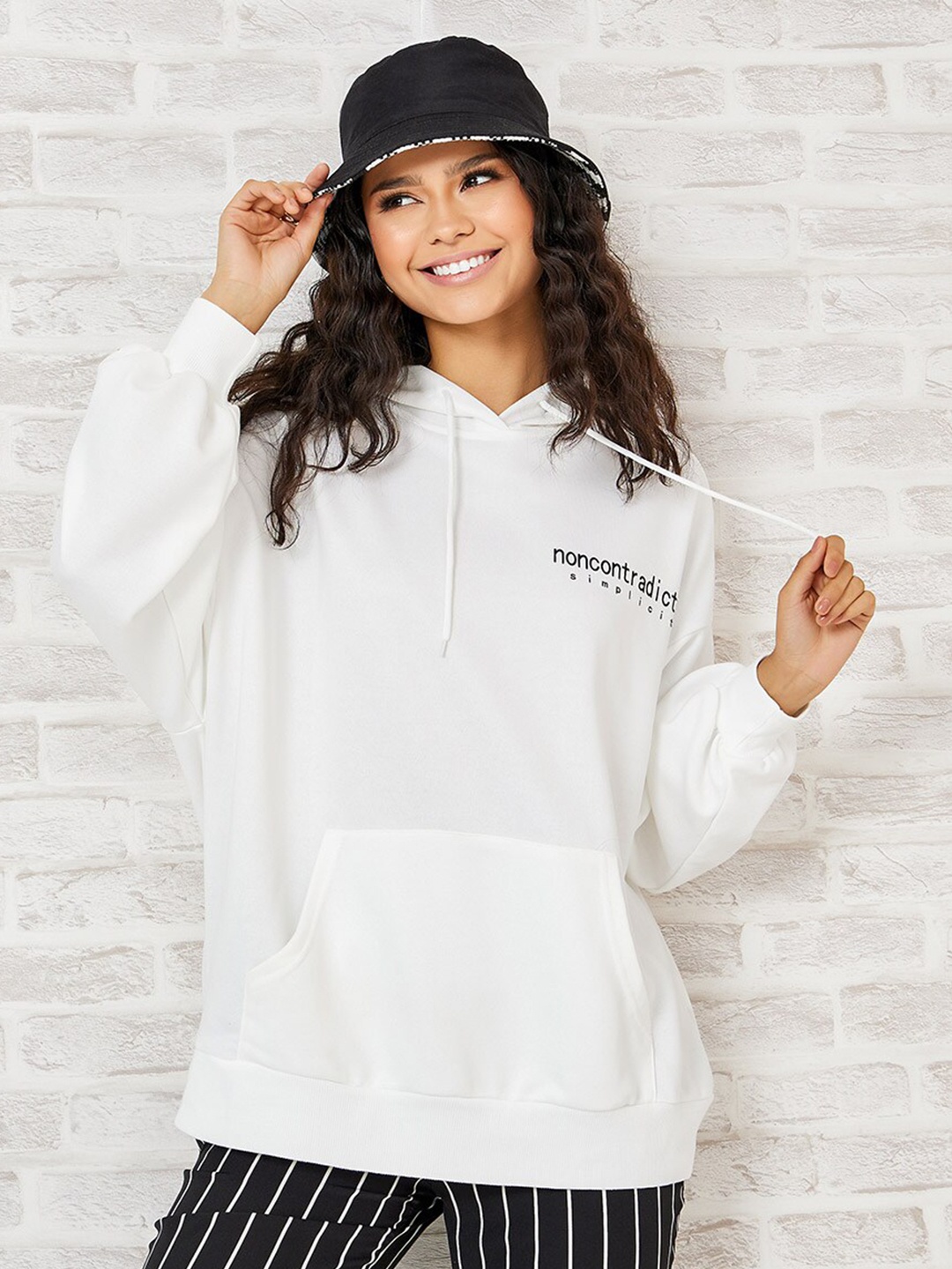 

Styli Hooded Pullover Sweatshirt, White