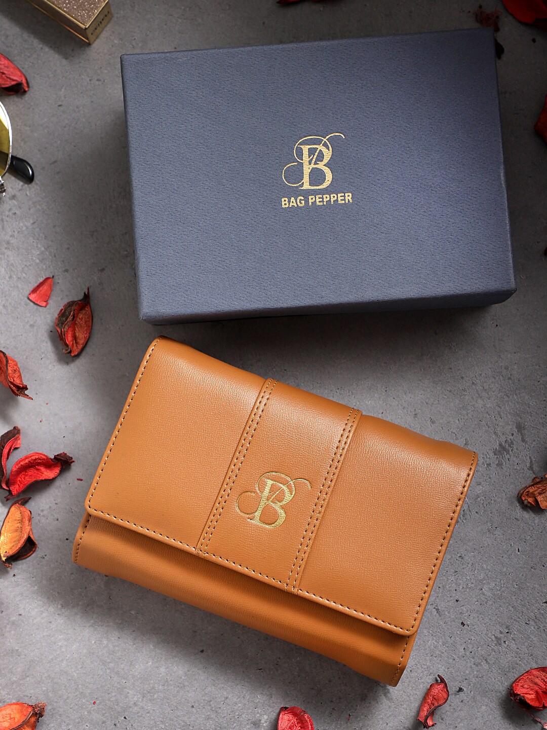 

Bag Pepper Orange Foldover Clutch Wallet