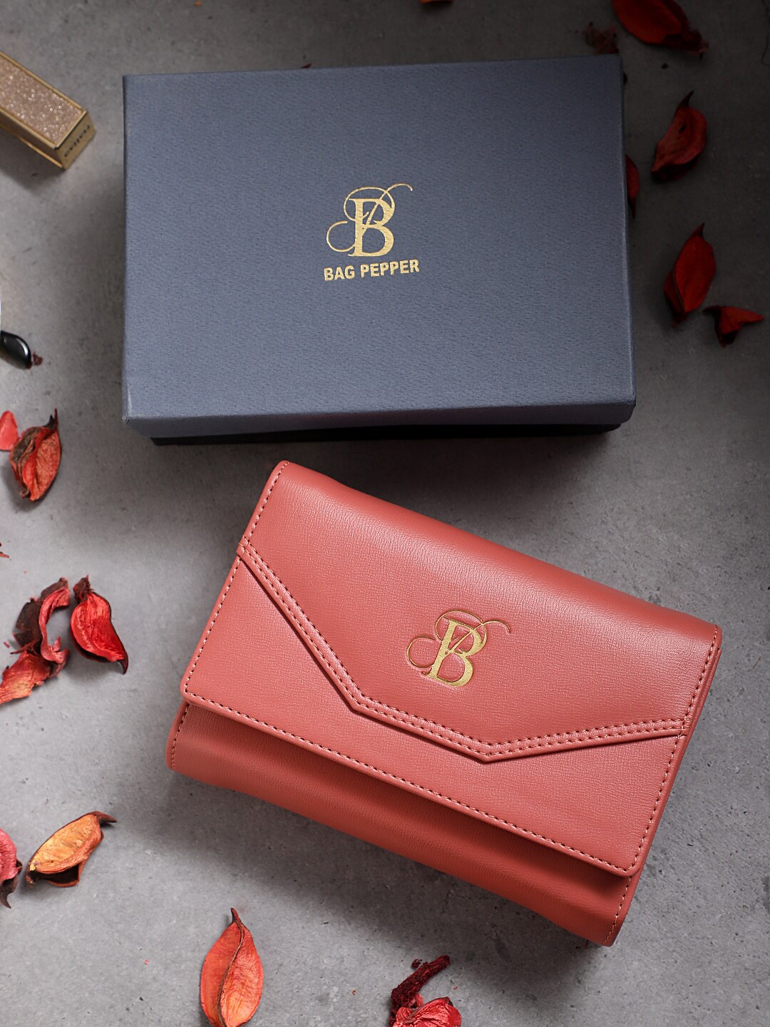 

Bag Pepper Red & Gold-Toned PU Leather Foldover Clutch