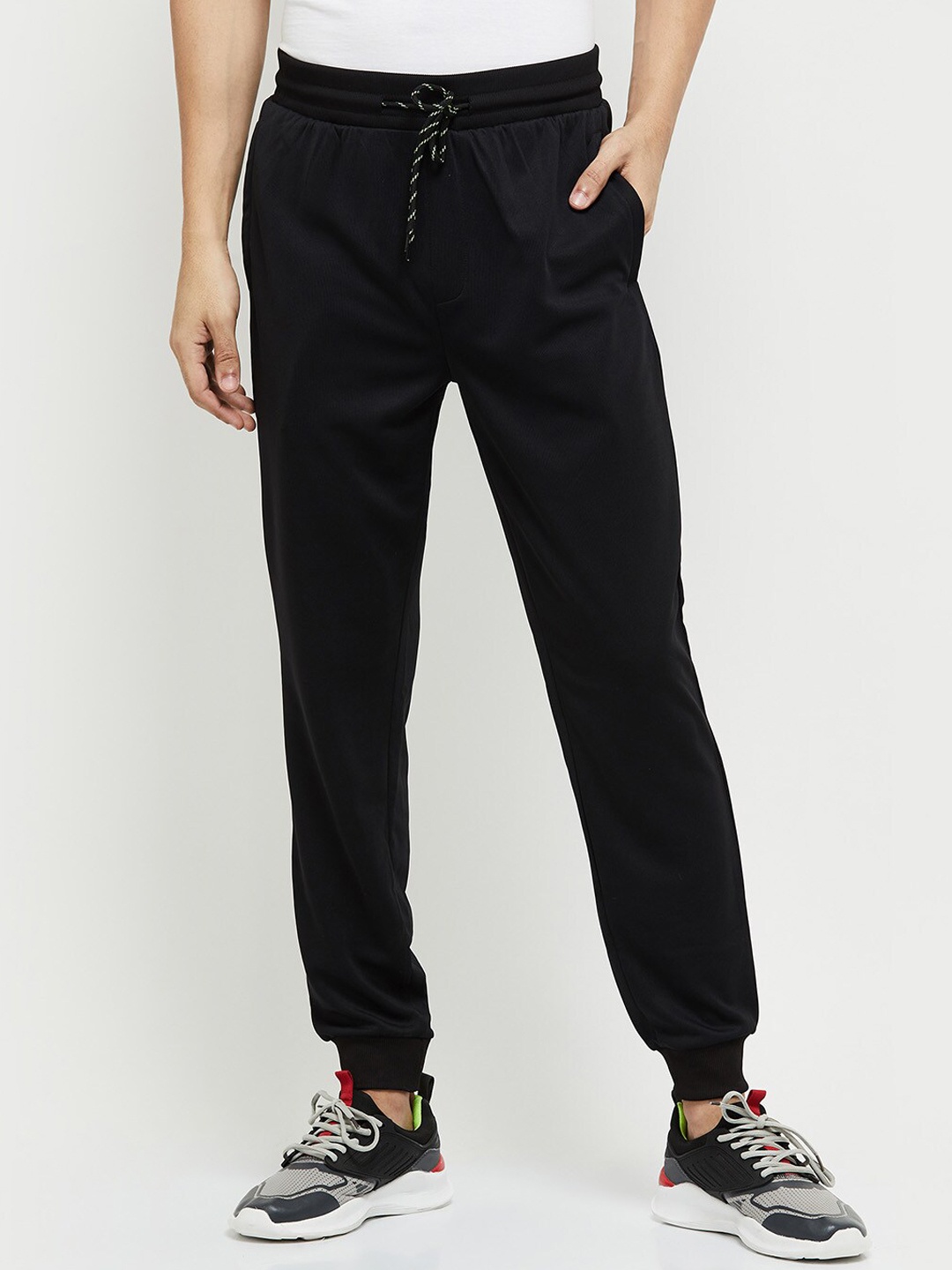 

max Men Black Solid Joggers