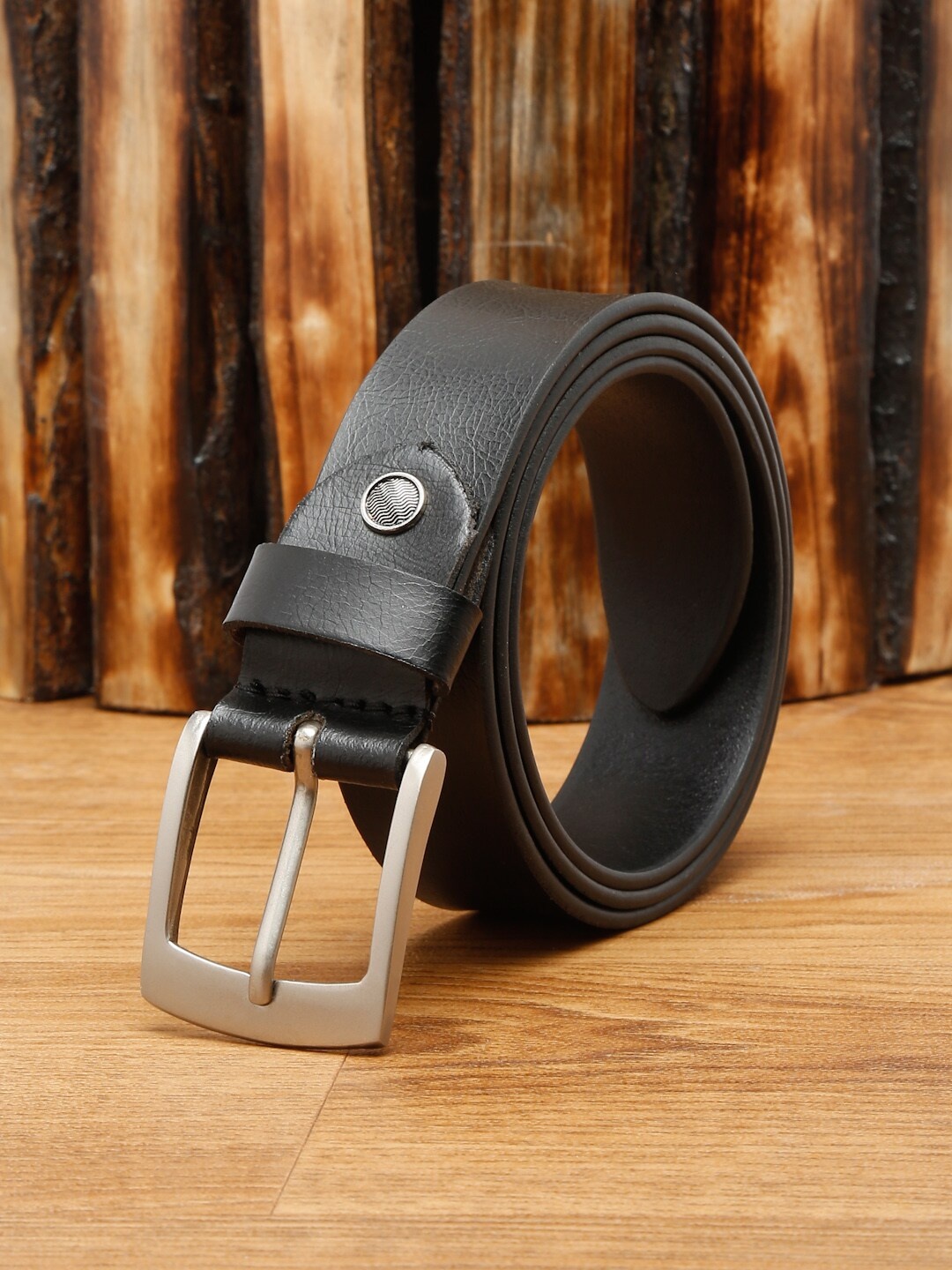 

Teakwood Leathers Men Black Textured Leather Belt